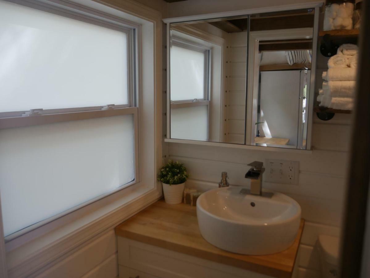 Hygge Tiny Home Hue-Gah Leeds エクステリア 写真