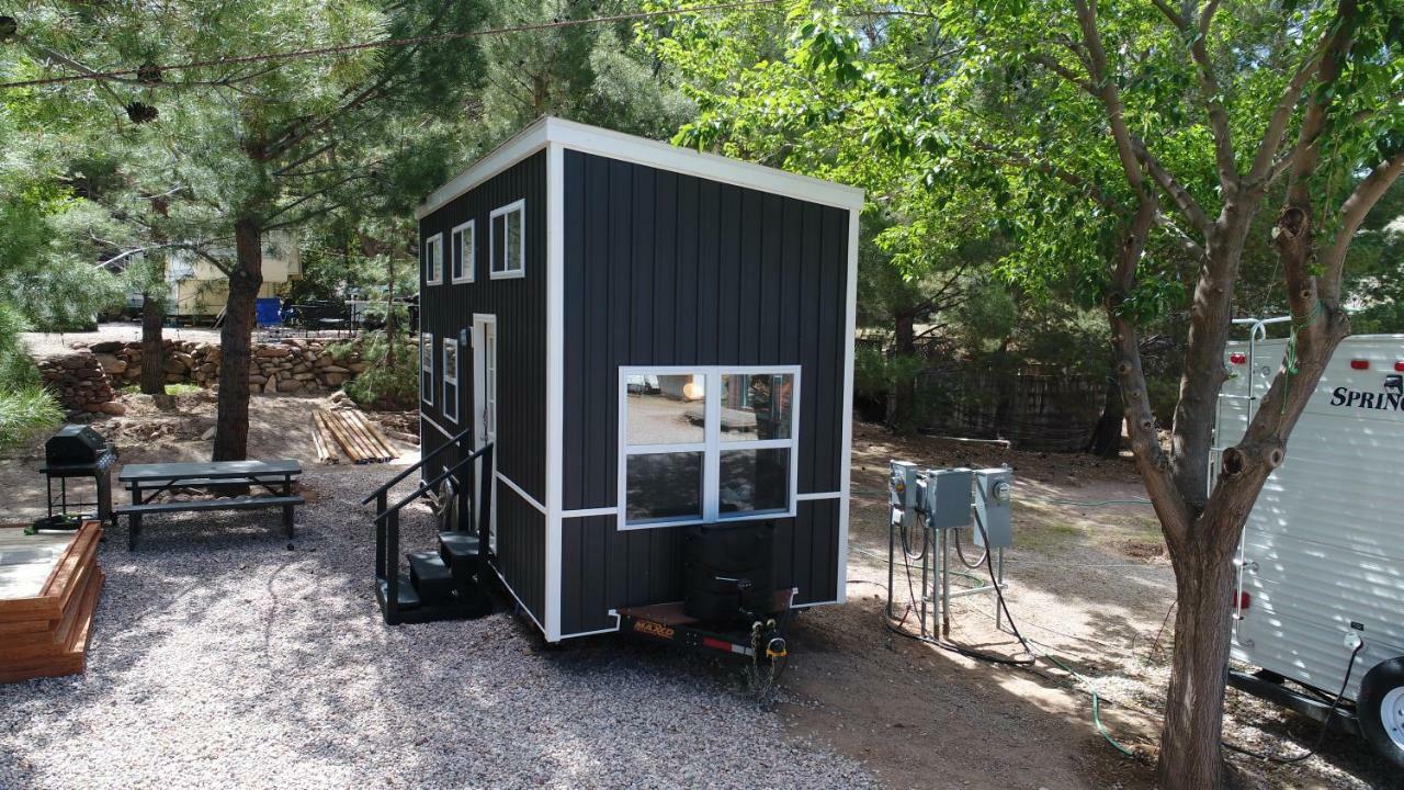 Hygge Tiny Home Hue-Gah Leeds エクステリア 写真